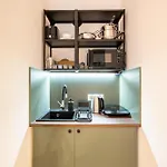 Very Central - Calm Studio - Modern Design